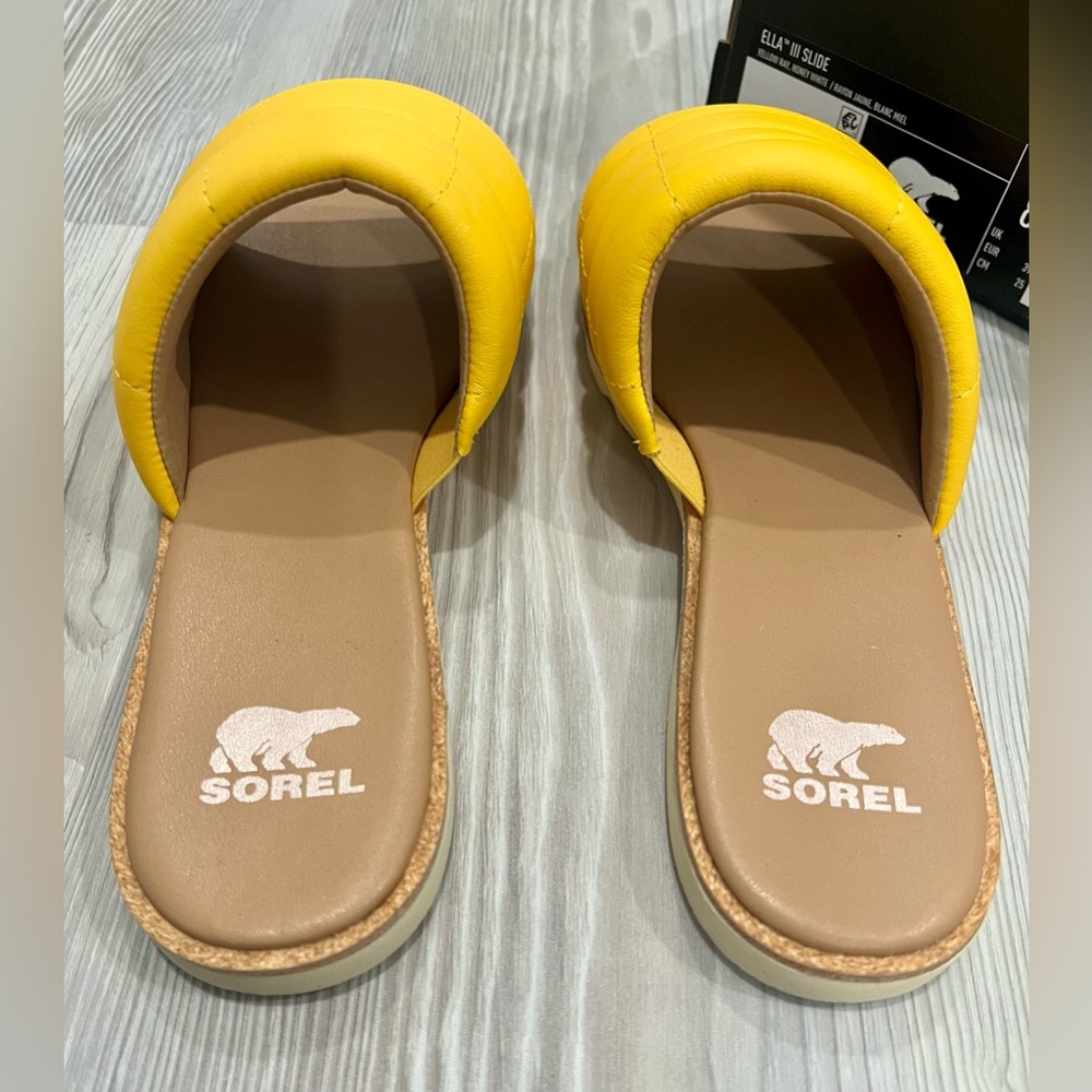 SOREL Women’s Quilted Puff Sandal. New in Box. Yellow/Tan. Size 8 - Picture 4 of 7